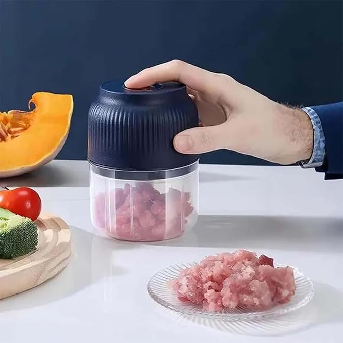 Household Electric Garlic Crusher, Electric Garlic Chopper, Mini Portable Veggie Chopper with 4/6 Stainless Steel Blades, Wireless Rechargeable Food Cutter for Garlic, Onion, Chili (Purple,320ML)