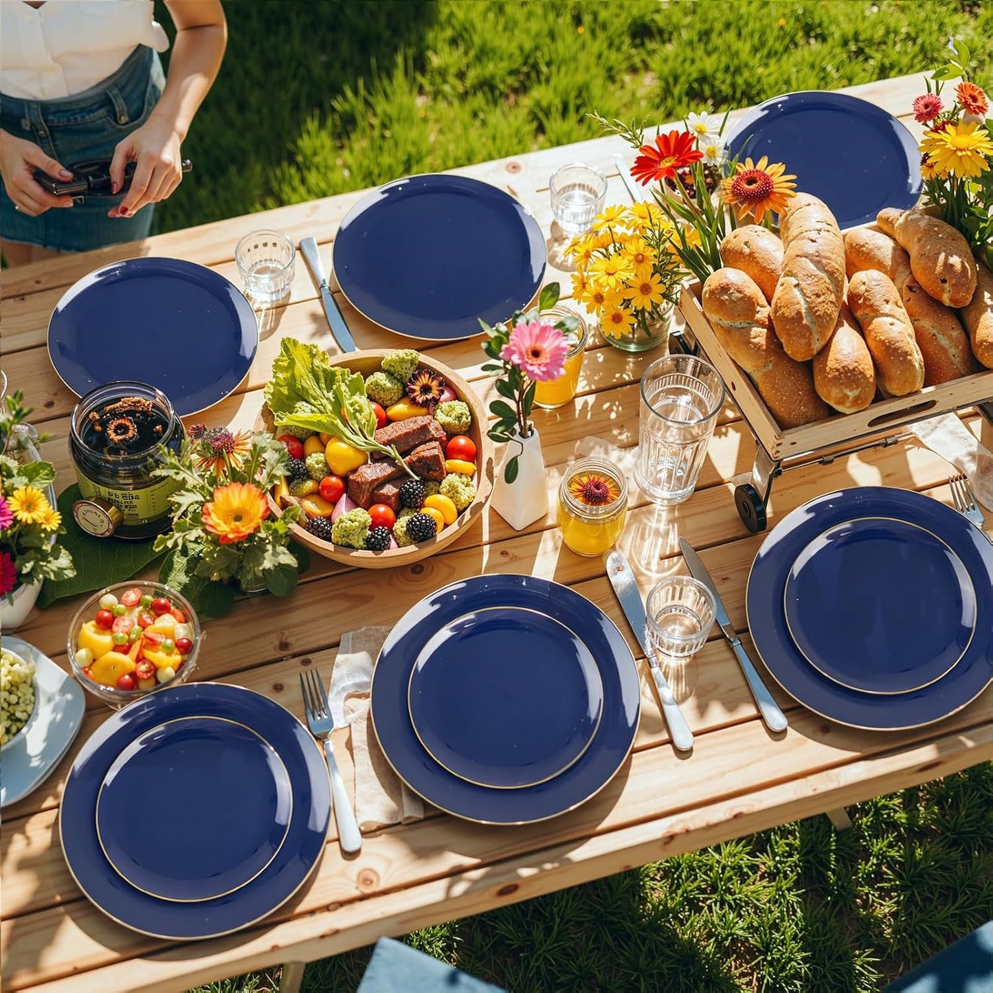 PULOTE 200 Pieces Blue Plastic Plates - Navy Blue and Gold Disposable - Include 100PCS 10 inch Dinner & 100PCS 7 inch Dessert Plate for Party