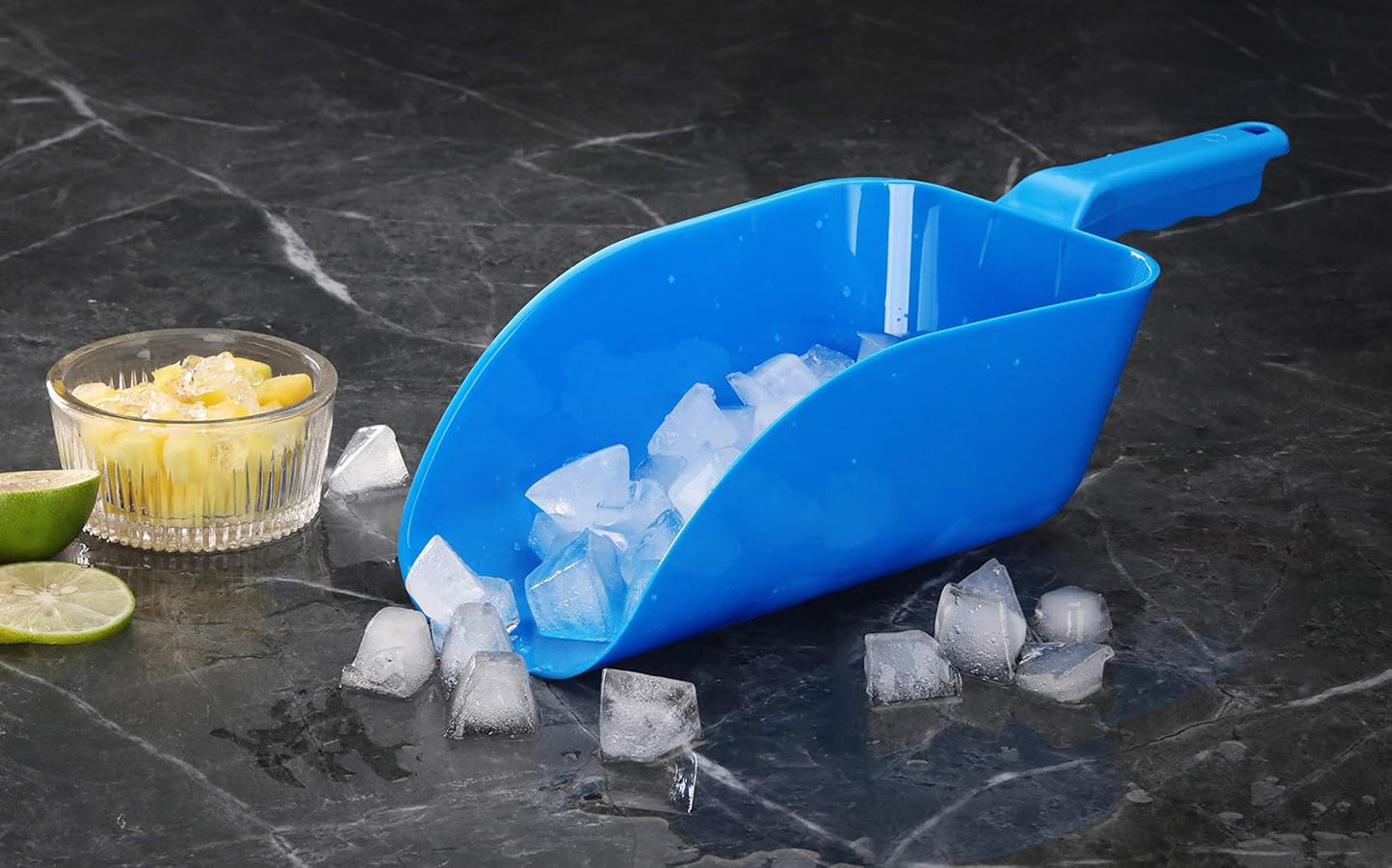 New Star Foodservice 34462 Polycarbonate Plastic Utility Ice Scoop. Blue, 64-Ounce